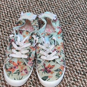 Roxy Girls Little Mermaid Shoes Size 4